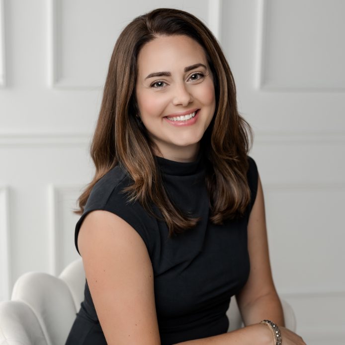 HeadshotHomeContact@2x